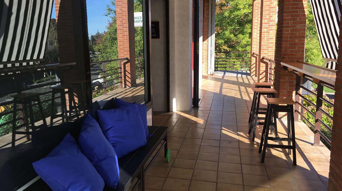 terraza desayuno hondarribia