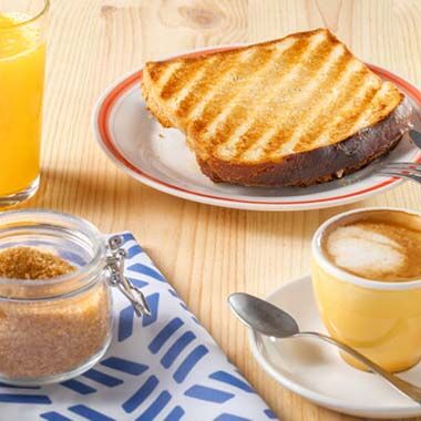 desayunar en hondarribia con sandwich mixto